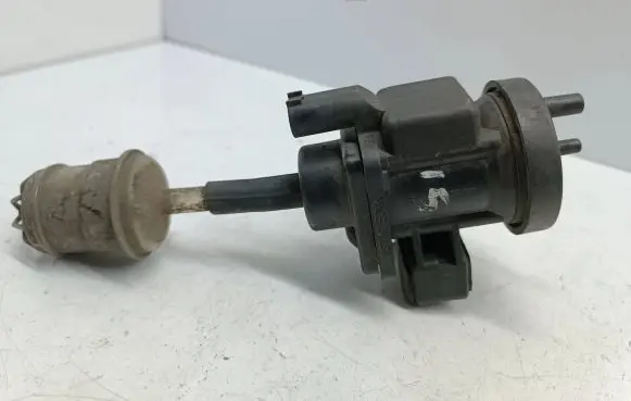 Mercedes-Benz S W220 Turbo solenoid valve A0005450427 0005450427