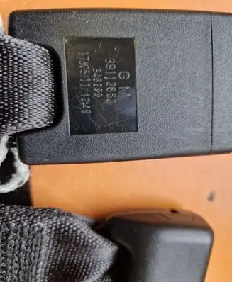 Opel Insignia B Middle seatbelt buckle (rear) 39112682 346299