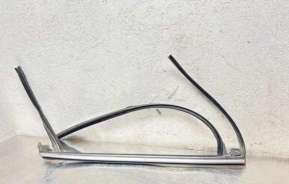 Ford Edge II Rear door glass trim molding FT4BR25825