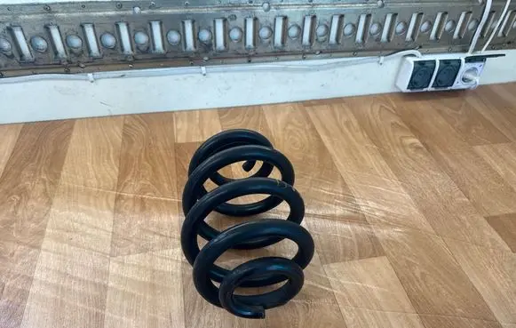 Volkswagen Multivan T5 Rear coil spring
