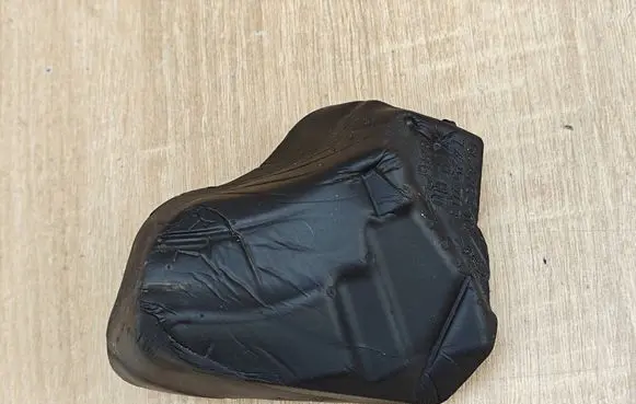 BMW 8 G16 Fender foam support/seal 7435703