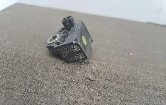 Mercedes-Benz GLC X253 C253 Airbag deployment crash/impact sensor 2229051400 160425