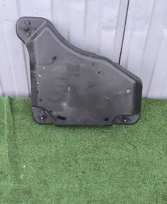 Audi Q3 F3 Fuel tank bottom protection 5QF131331A