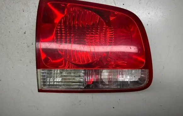 Tailgate rear/tail lights