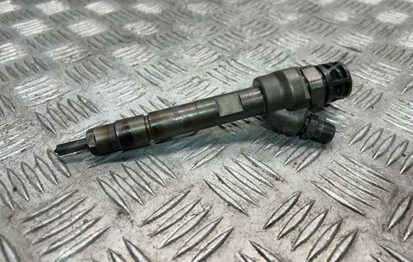 BMW 3 F30 F35 F31 Fuel injector 7810702 0445110617