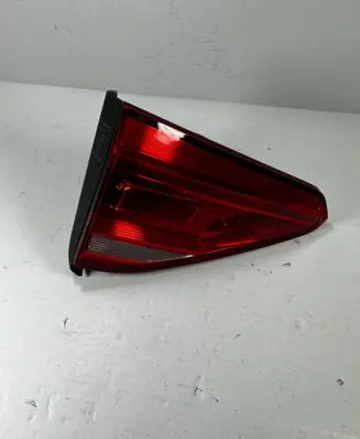 Tailgate rear/tail lights