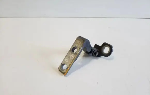Volvo V40 Cross country Front door lower hinge 1352690