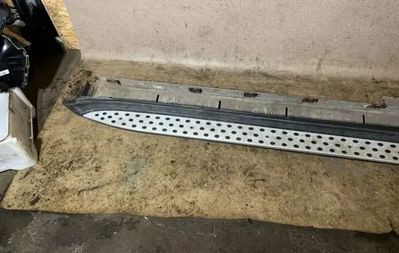 Mercedes-Benz ML W164 Sill A1646900510
