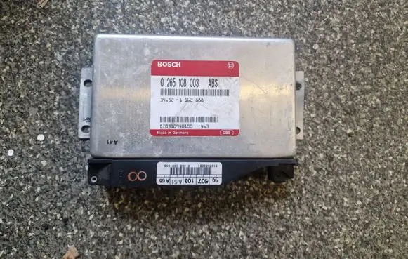 BMW 7 E38 ABS control unit/module 0265108003