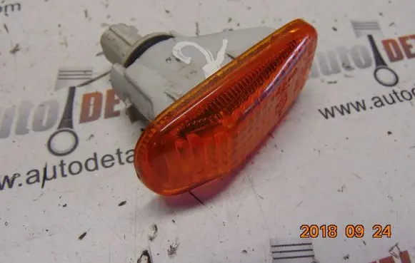 Honda CR-V Front fender indicator light