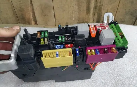 Mercedes-Benz E W212 SAM control unit 2129009522 SW212902 LU212900
