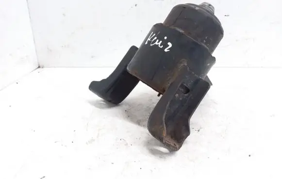 Mazda 6 Engine mount bracket
