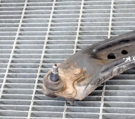 Volkswagen PASSAT B7 Front lower control arm/wishbone