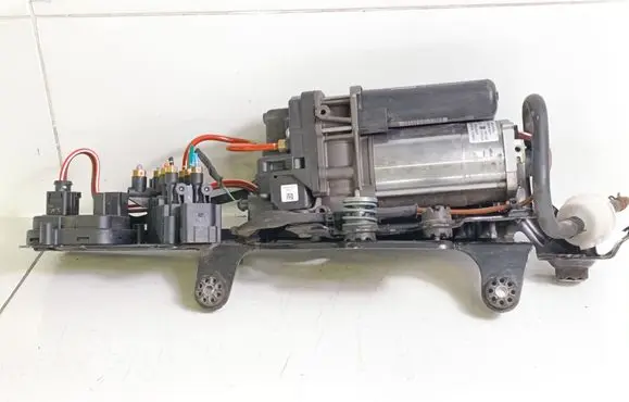 Audi e-tron Air suspension compressor/pump 4430203051 4KE616013A 4KE616006E