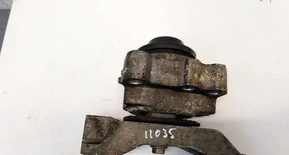 Mazda CX-7 Engine mount bracket 