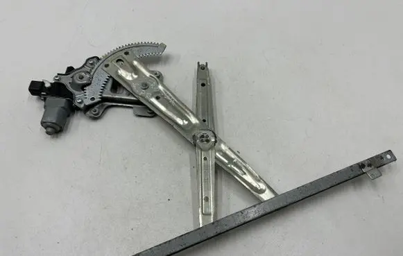 Citroen C-Crosser Front door window regulator with motor