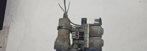 BMW 5 E39 Coolant heater control valve 1147412135