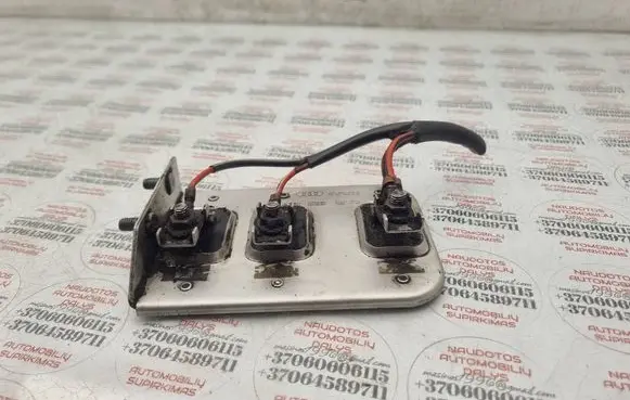 Audi A4 S4 B5 8D Coolant fan relay 8D0959493A