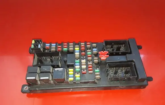 Land Rover Range Rover Sport L320 Fuse module AH2214F041BH 519329A06 004209485
