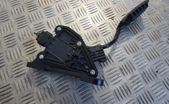 Honda CR-V Accelerator throttle pedal 05j22 313