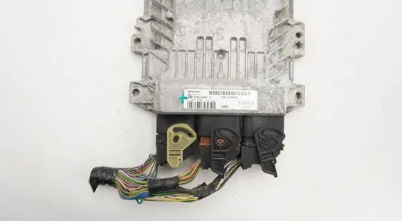 Ford Focus Engine control unit/module ECU AV6112A650HE