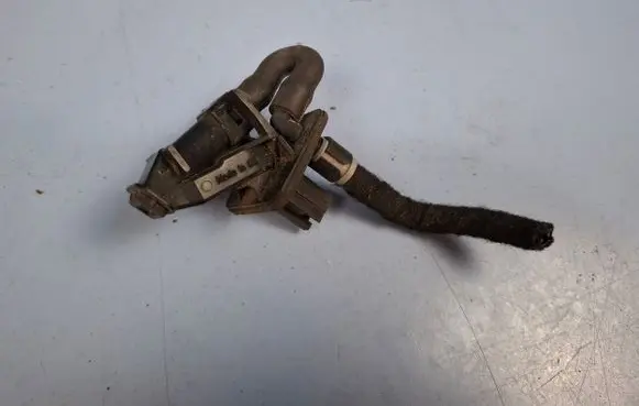Mercedes-Benz E W211 Rear window washer spray nozzle A2118600747