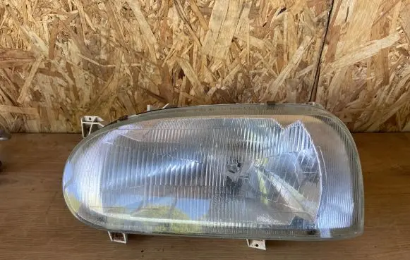 Volkswagen Golf III Headlight/headlamp 0301034113