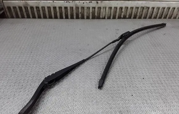 Ford Mondeo MK IV Windshield/front glass wiper blade 7S7117526AD