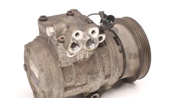 Hyundai Tucson JM Air conditioning (A/C) compressor (pump) 16040-2320J
