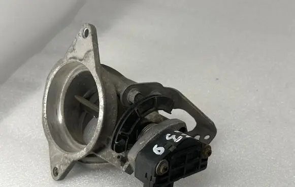 BMW 5 E39 Throttle valve 1703562 37961 1363