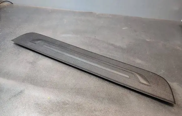 Hyundai i30 Front sill trim cover 85883-A32000