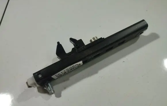 Opel Zafira A Seat belt adjustment rail 090560661