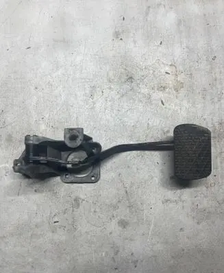Mercedes-Benz E W211 Brake pedal A2112941701