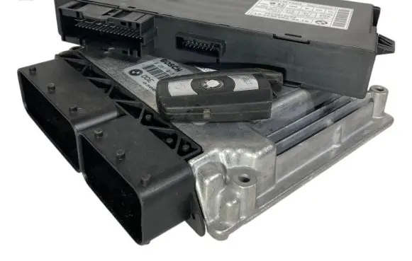 BMW 1 E81 E87 Engine ECU kit and lock set 7807529 0281013537 7807599