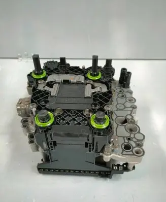 Volkswagen Golf VII Transmission gearbox valve body 0GC927711G 0BH325025 DQ381