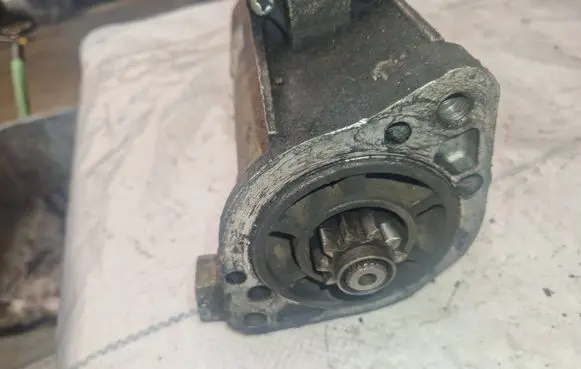 Mitsubishi Pajero Starter motor M008t75074