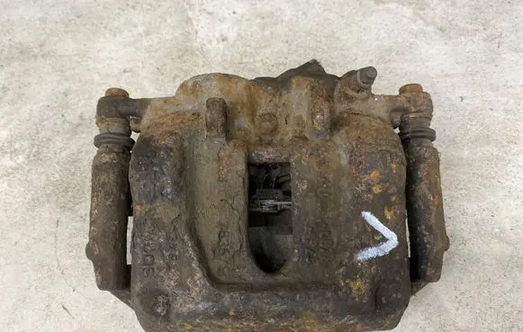 Opel Vivaro Front brake caliper