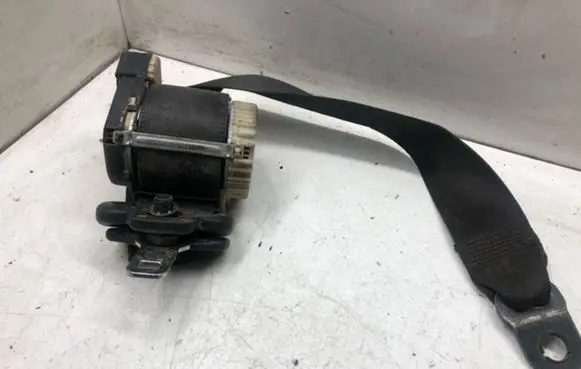 Ford Focus Front seatbelt