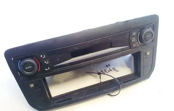 Citroen C5 Climate control unit 96829416zd k32270050019