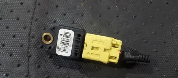 Lexus IS 220D-250-350 Airbag deployment crash/impact sensor 898310w040 89831-0w040trw