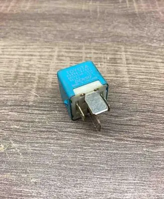Toyota Avensis T270 Other relay AH1567002910 9008097031