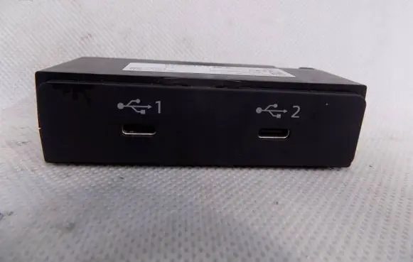 Audi A3 8Y USB socket connector 82A035736