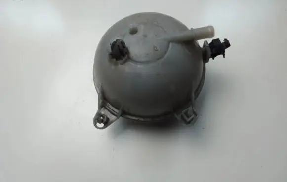 Seat Tarraco Coolant expansion tank/reservoir 5Q0121407AA
