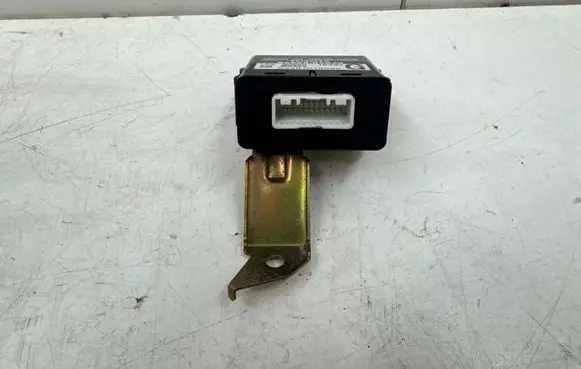 Toyota Avensis T250 Light module LCM 8996005020
