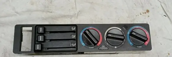 BMW 5 E34 Climate control unit 1384295