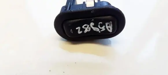 Opel Zafira A Electric window control switch 90561388 13363100