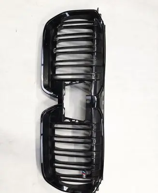 Front bumper upper radiator grill