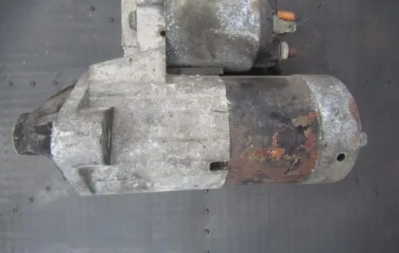 Suzuki Grand Vitara I Starter motor 3110077e2 31100-77e2