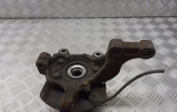 Nissan Tiida C11 Front wheel hub spindle knuckle