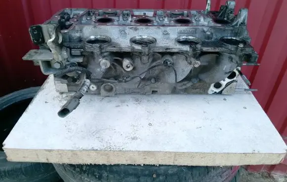Ford Kuga I Engine head 9688418110